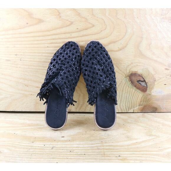 Free People Sandals 11 Black Mirage Woven 41 Mules Fringe Slides New - Picture 5 of 8